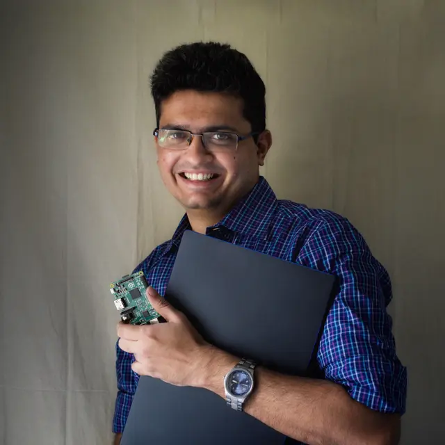 /careers/nikasparmar.webp